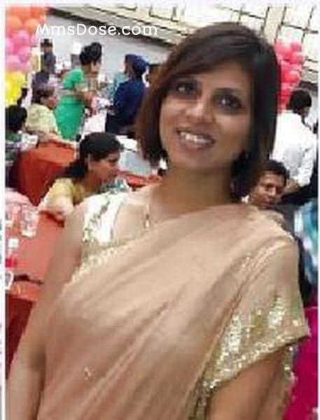 Indian NRI Wife Having Affair with White Guy Giving Blowjob While Talking to Husband and having sex