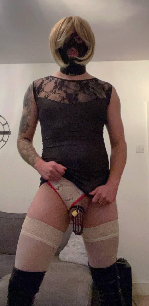 Mike Easton, London UK, WApp +447721126220, kik is Whoknowsmehere01 tele Sissy_Scarlet, ruin her