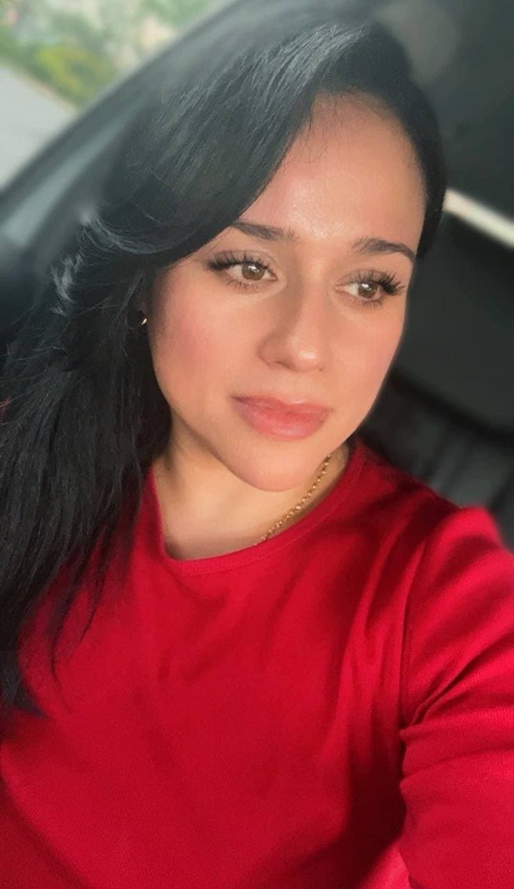 Look at this Stacked Thick Latina Milf, Is she built for BBC?