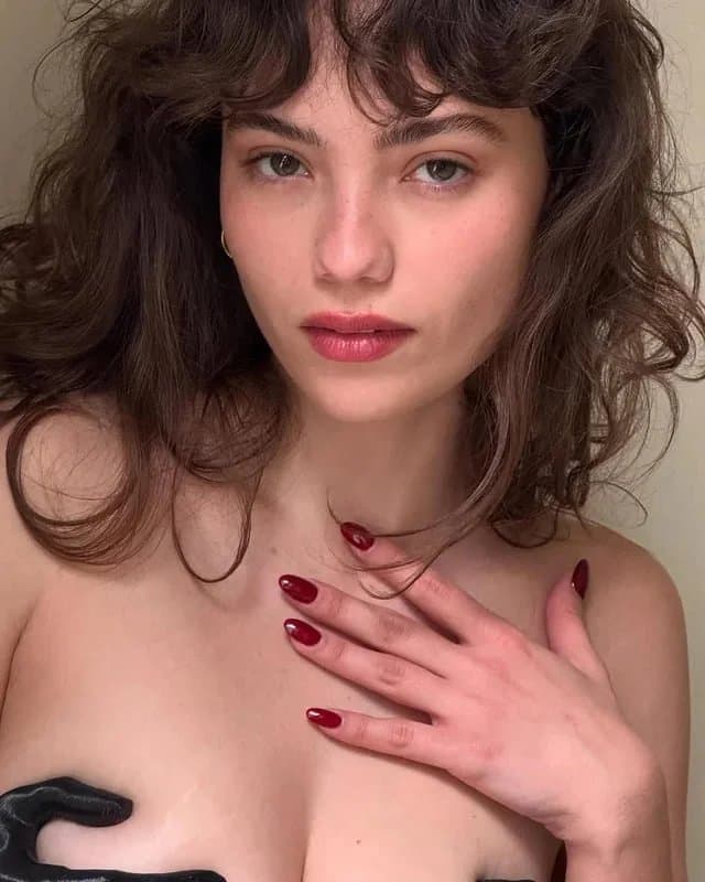 Sultry spanish actress Gabriela Andrada has sexy eyes and a perfect hourglass figure