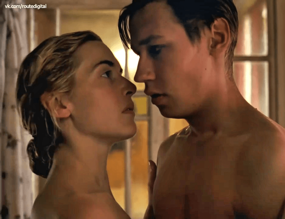 Erotic Scene of Mom trying to fuck her Son ??