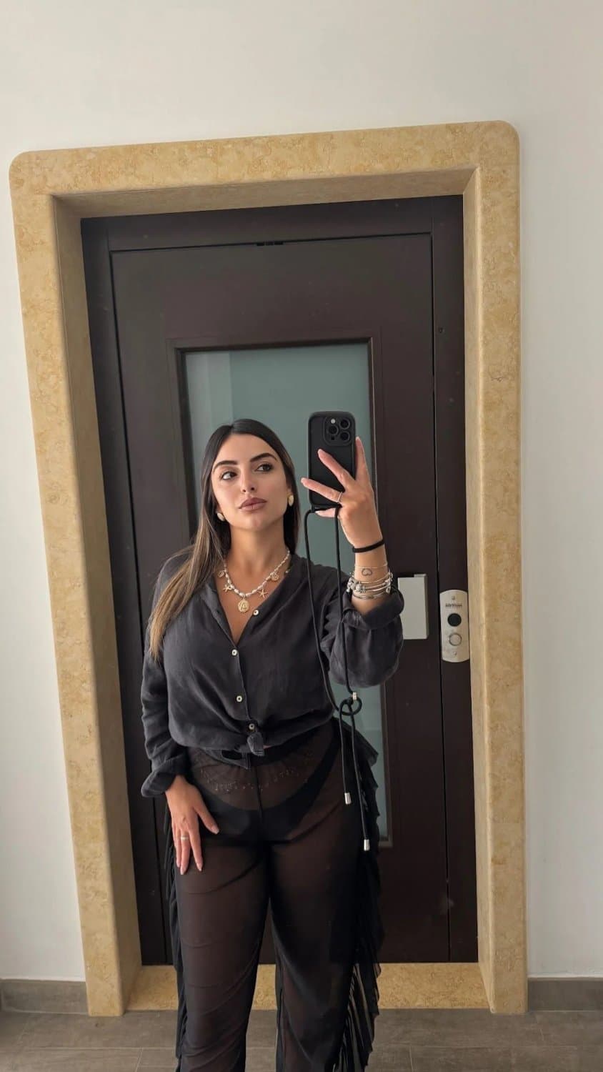 Italian babe showing of her fit and body