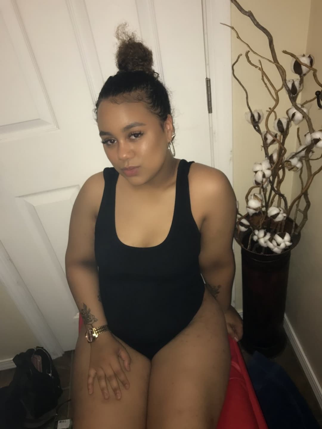Click to view full size Teen Redbone baddie fucks her pussy with dildo
