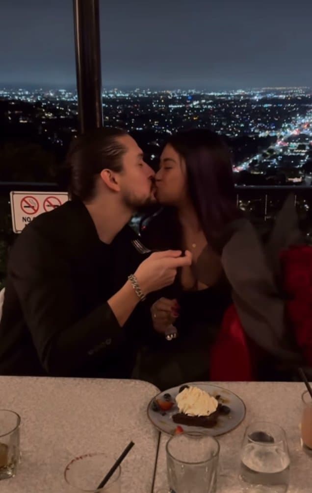 Married Asian slut wife Niki sucking off other men Blowjob