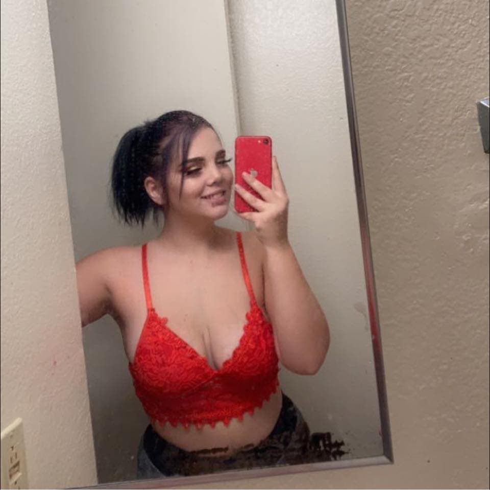 Fine ass white girl with big tits. HMU to share ur girl