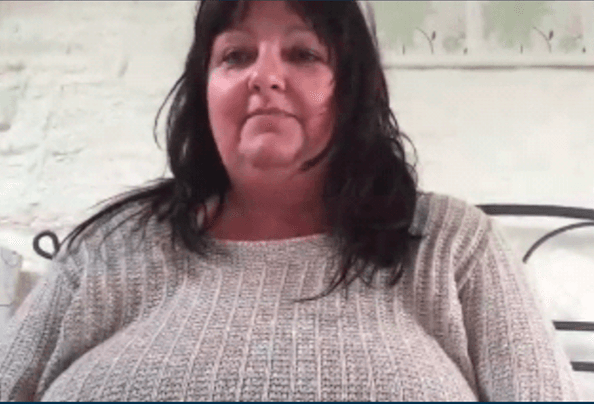 Amateur Milf BBW shower spy