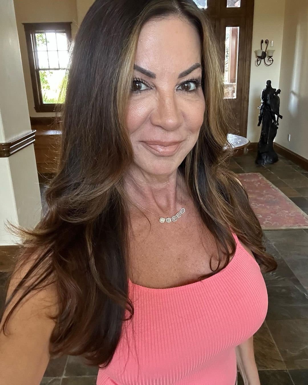 GIlf with big tits