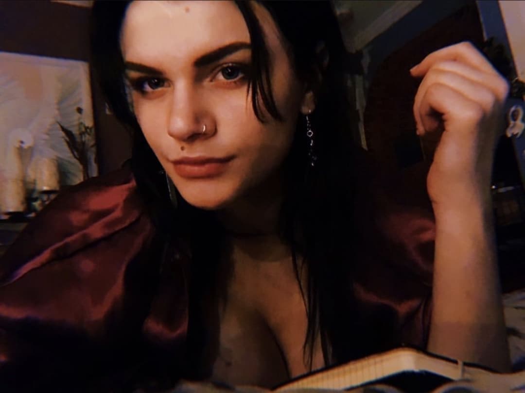 Click to view full size Fat Breasted Alt Girl