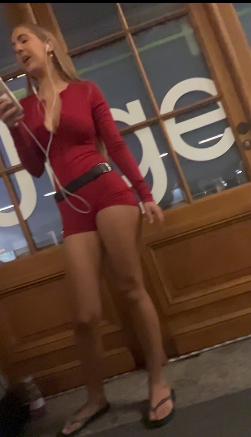 Candid teen in red bodysuit - perfect ass and tits