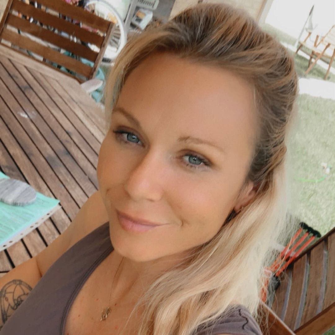 Blonde Mature MILF Kelly M Wilson Needs Cumshot on Her Face