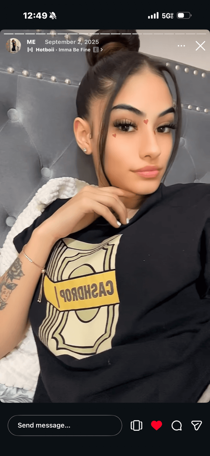 Sexy Chicago Latina slut ??? anybody got this slut? Dm