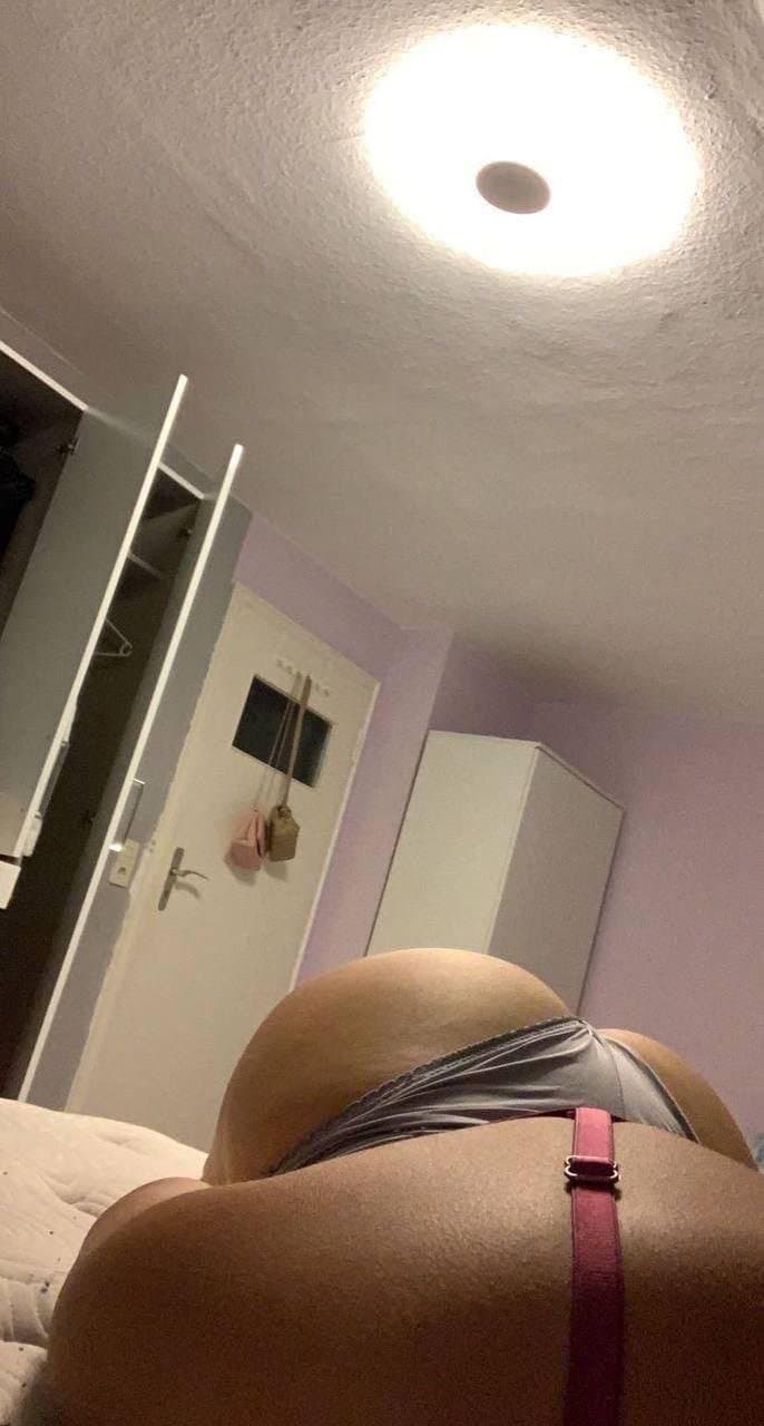 hot foreign teen elina