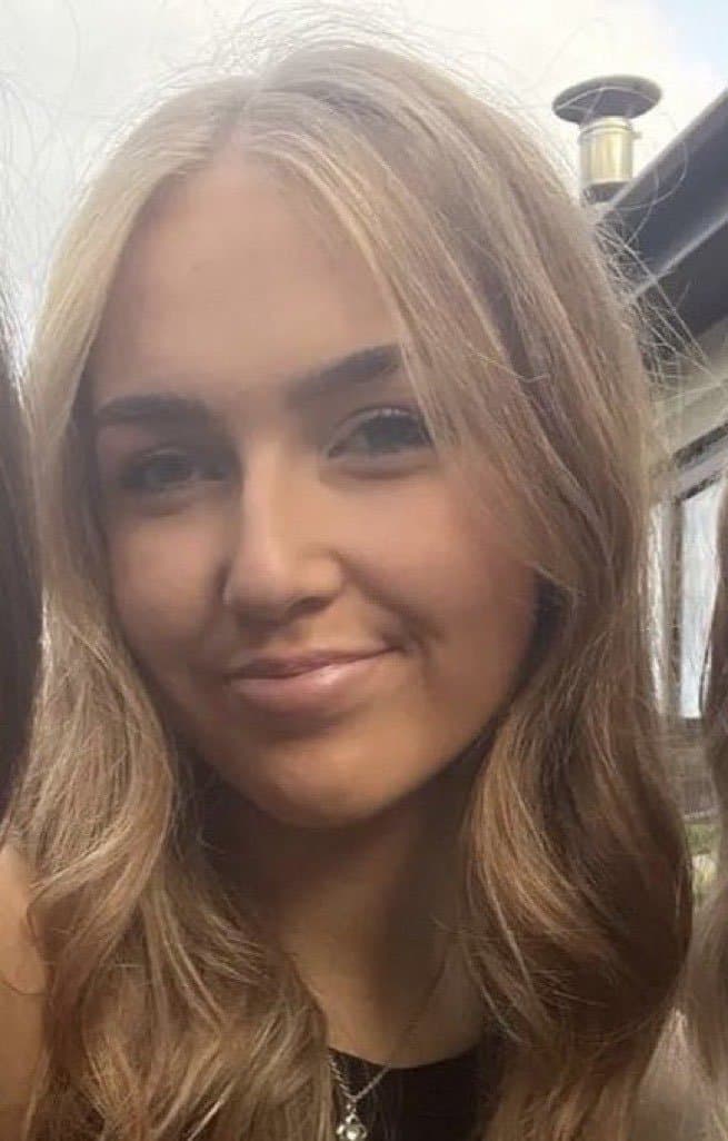 redhead snowbunny wants to go viral