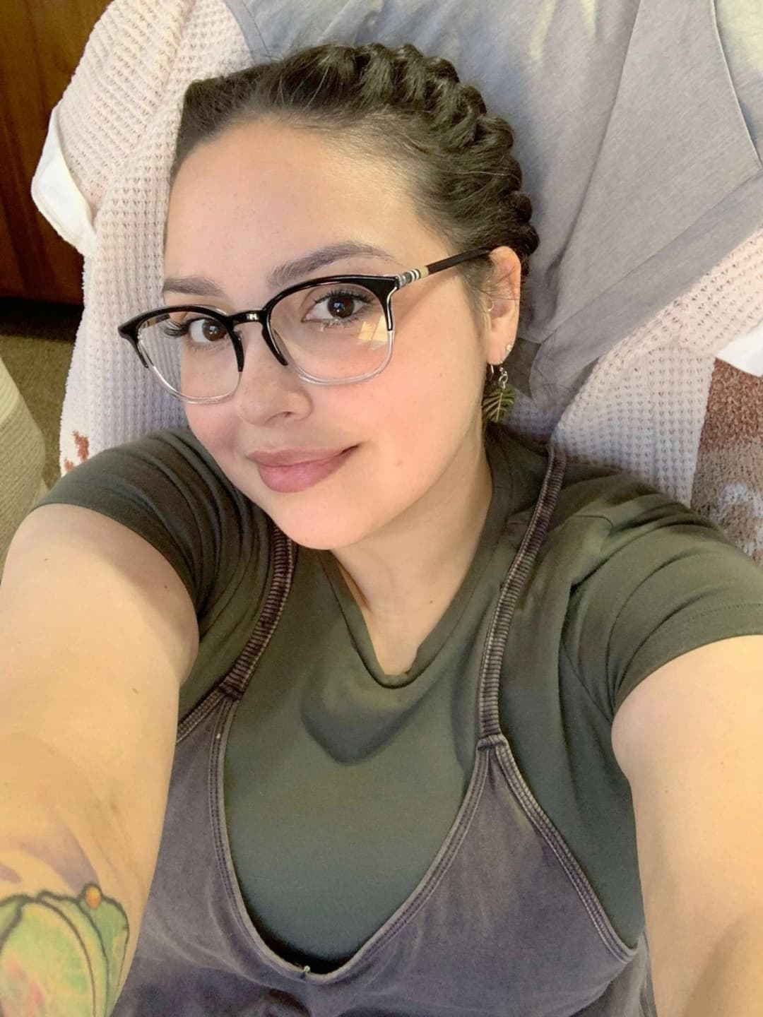 Latina Wife Gets CIM Keeps Sucking