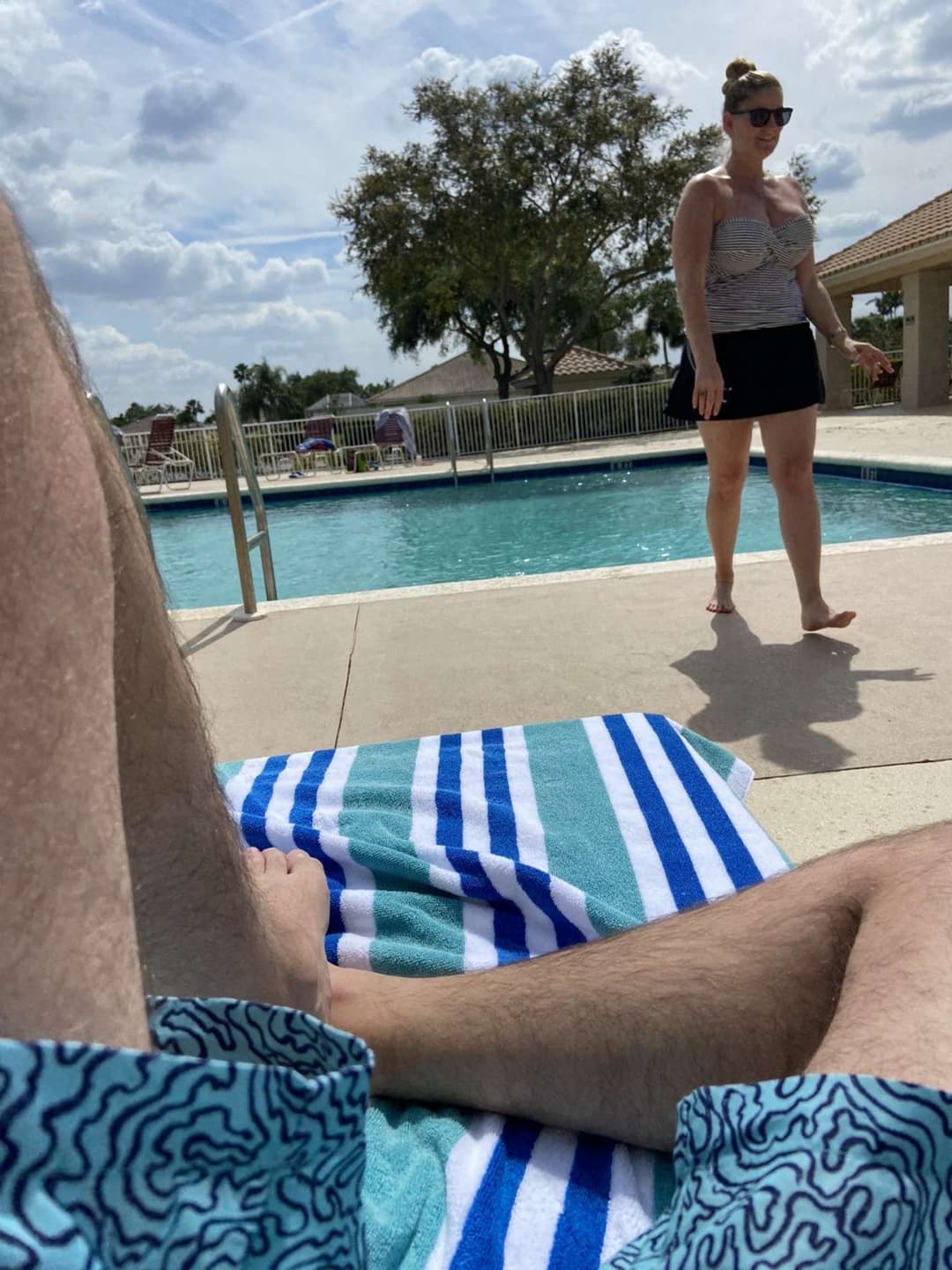 Click to view full size Kathy Bee (42 y/o cousin 34G Tits)