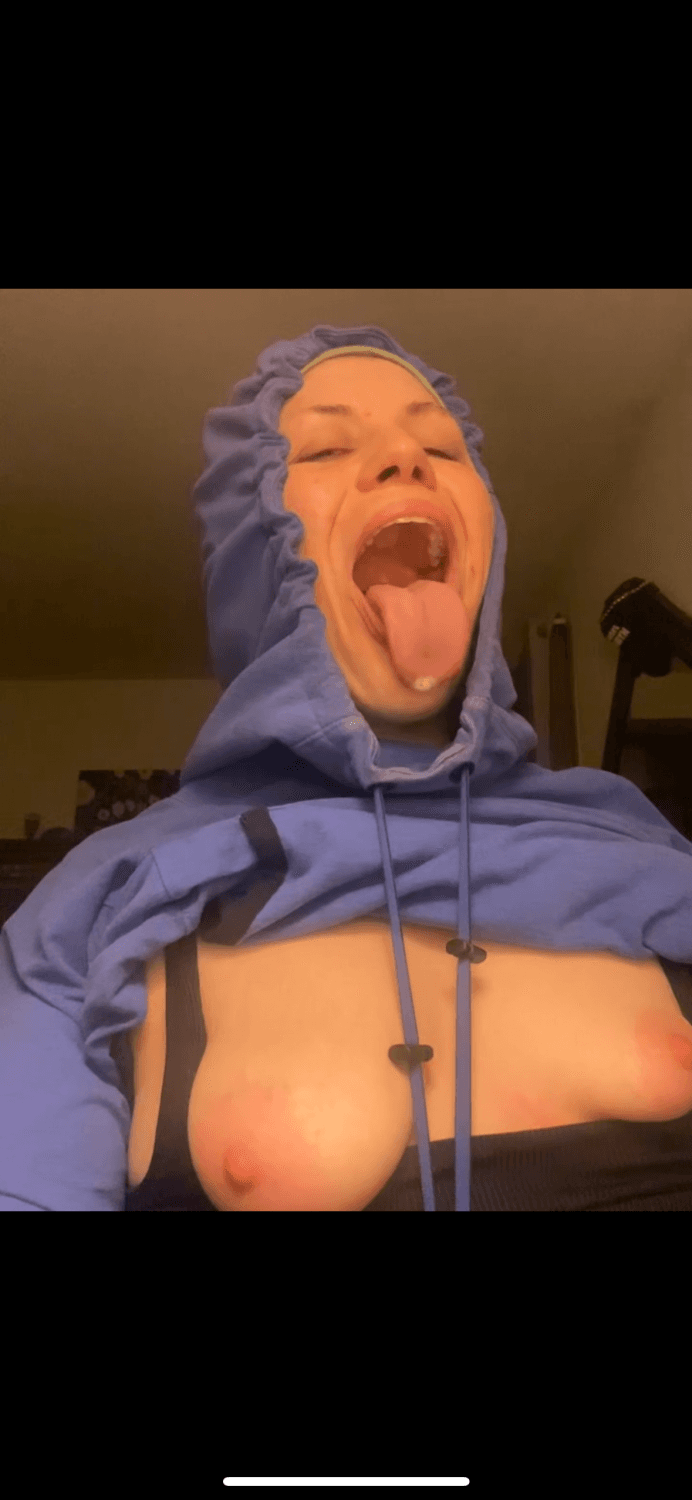 Come pound my face non stop until my face is covered