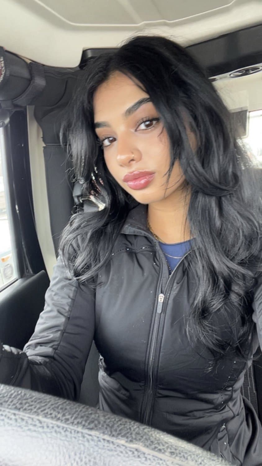 juicy desi teen cousin needs gooning asap from strangers.