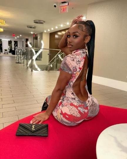 Strippers Dancers La Club 444 Credit ? or Strip Club ?