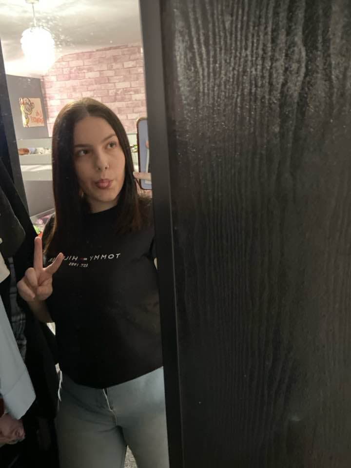 Perfectly Thick Brunette UK Pawg Chav, dm or kik