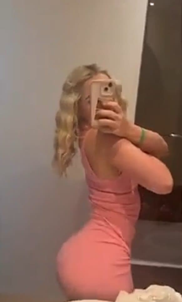 Jess mills British chav slag blondie bubble butt. Best chav ass out there.