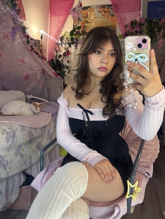 Sexy busty latina teen Jenifer