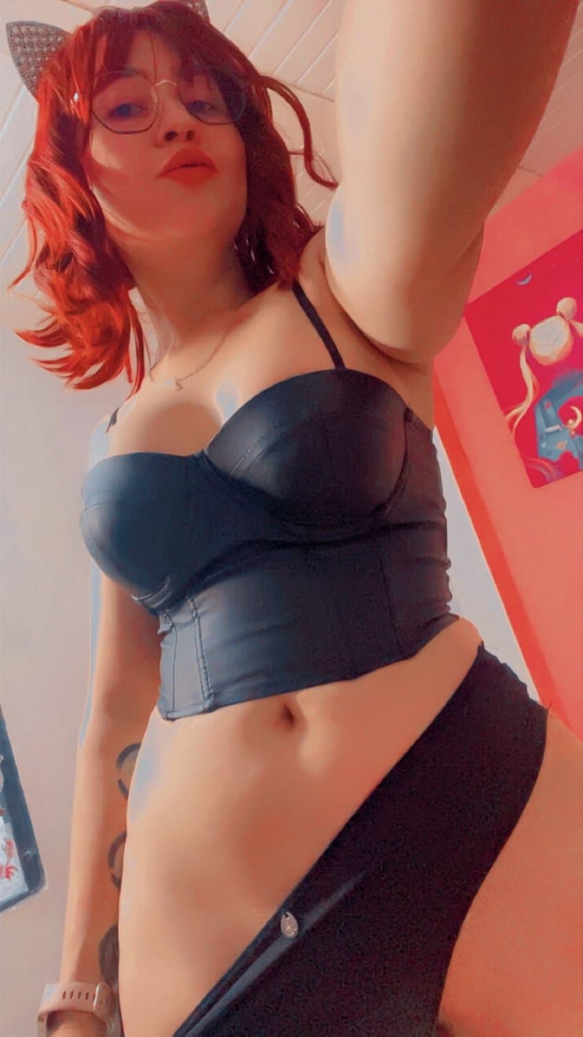 Sexy Latina with sexy leather top