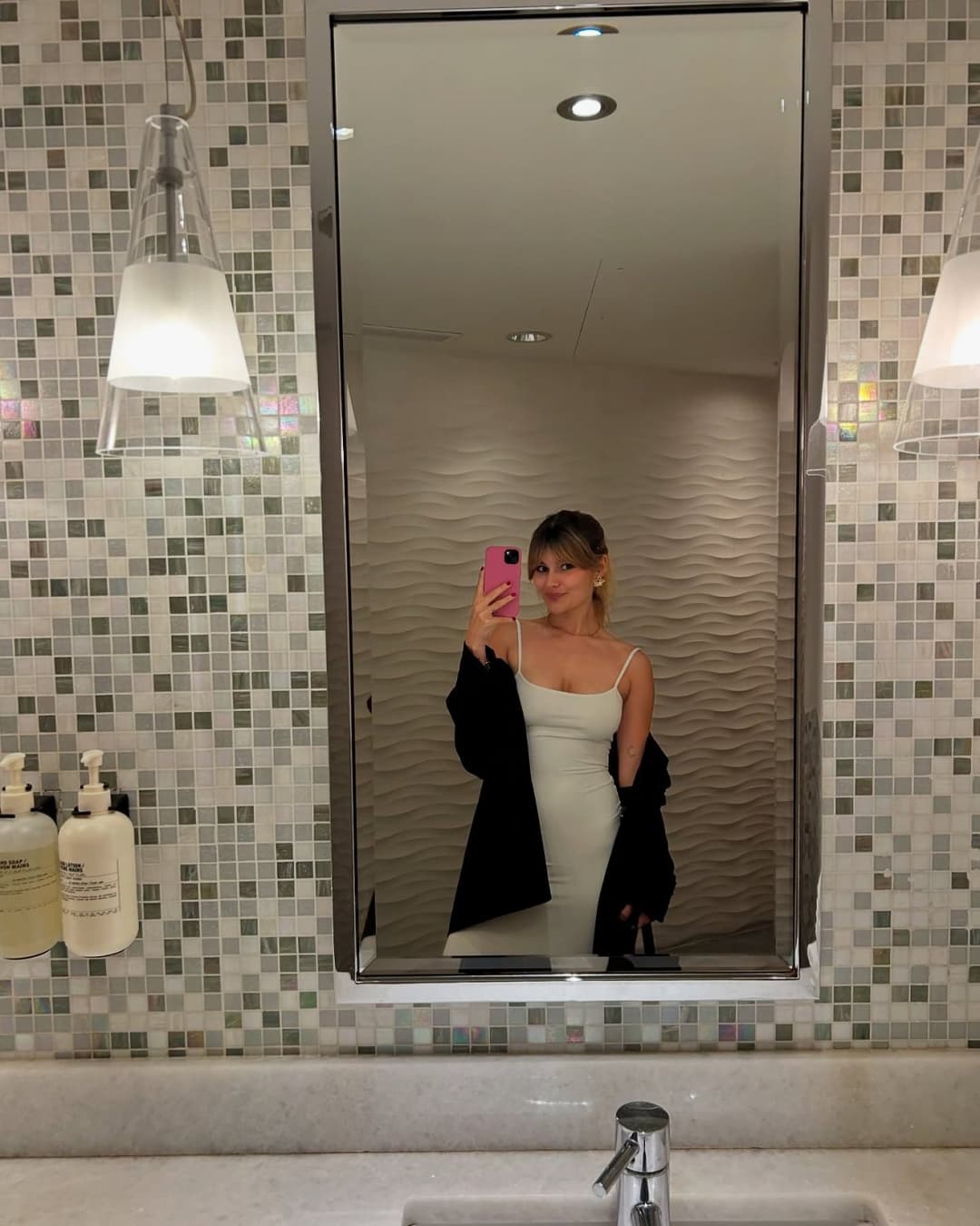 Chloé, grosse chienne française exposée