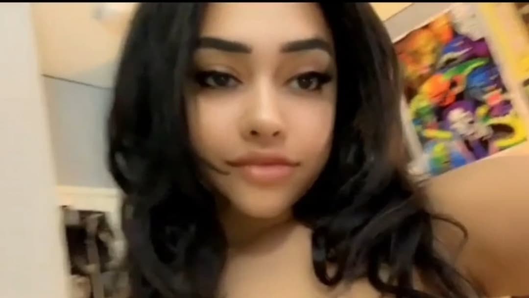 Ex riding her pillow