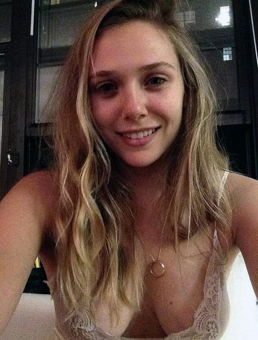 Sexy Elizabeth Olsen