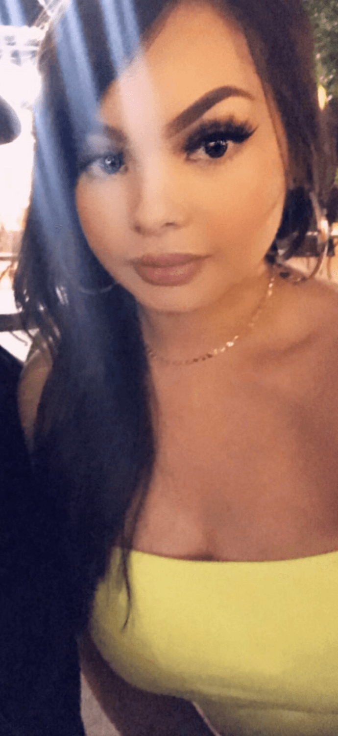 Sexy gold digger from Fresno Ca