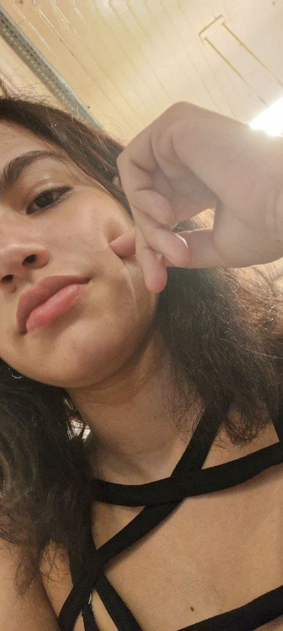 Tomou gozada na cara e saiu na rua com a cara cheia de porra