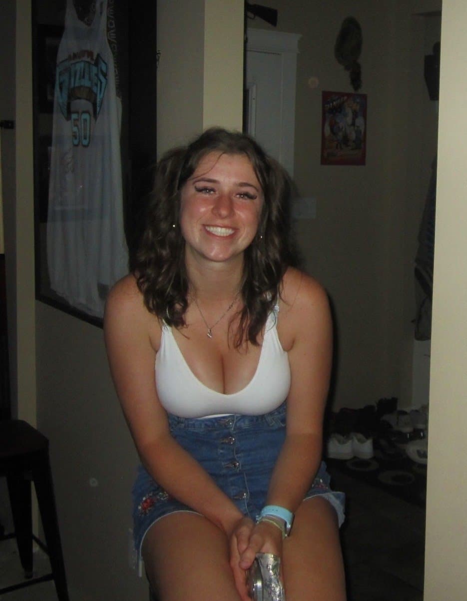 Click to view full size Which sister is hotter Skylar and Alexis