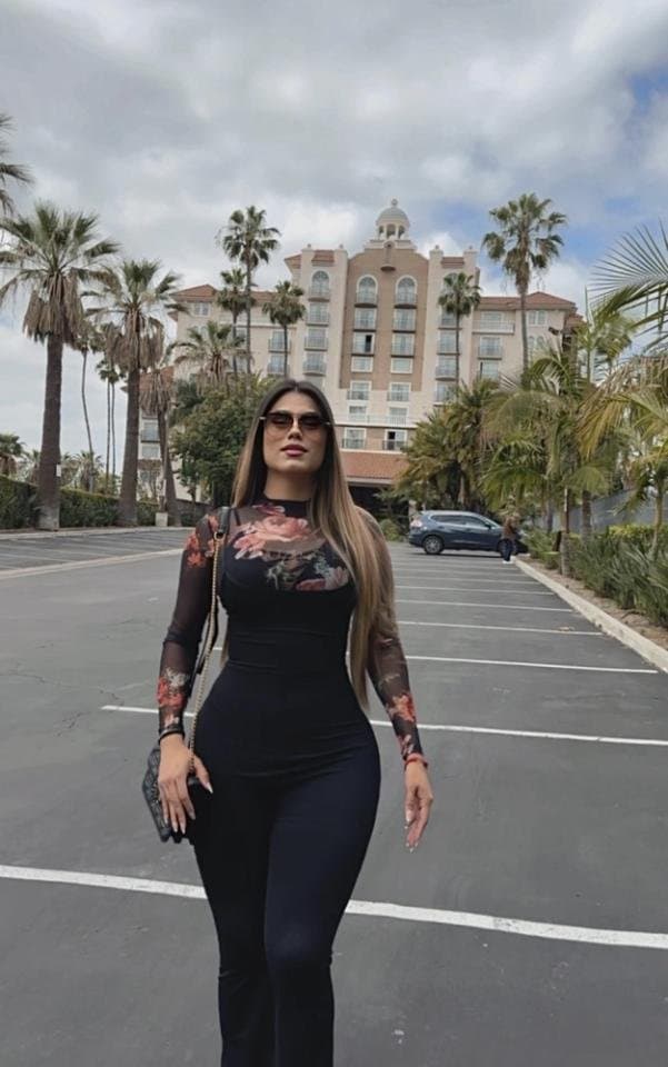 Log Cabin " Pretty & Thicc "