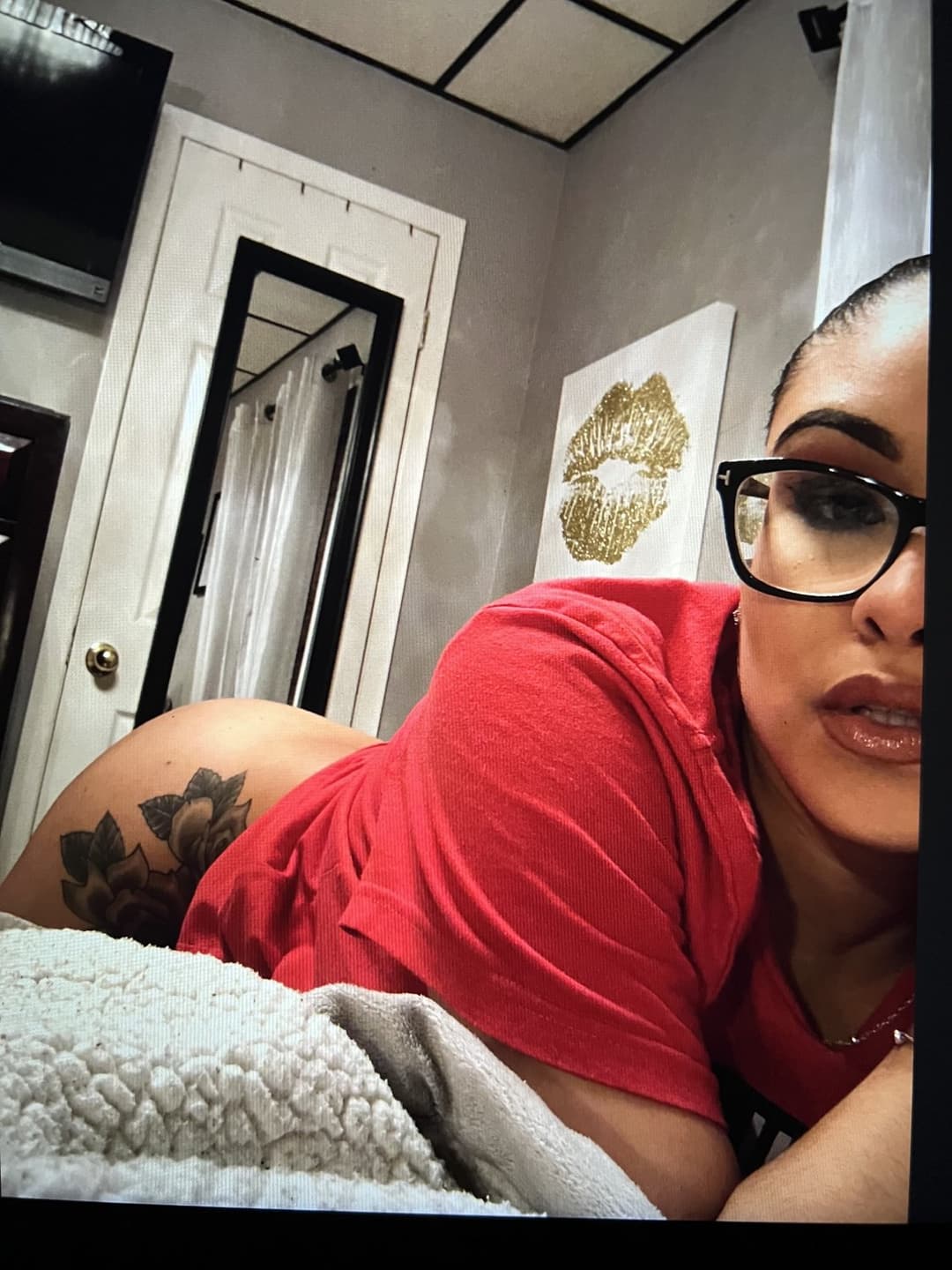 Black Owned Phat Ass New York Hood Bitch. Comment and Repost to keep album up