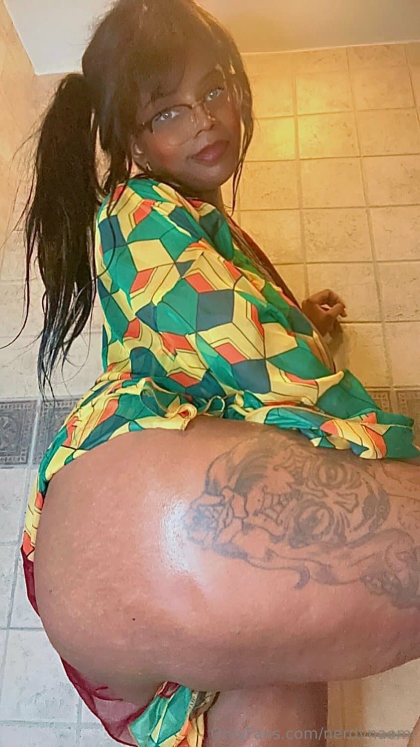 Naymimii aka Naomi aka Nay