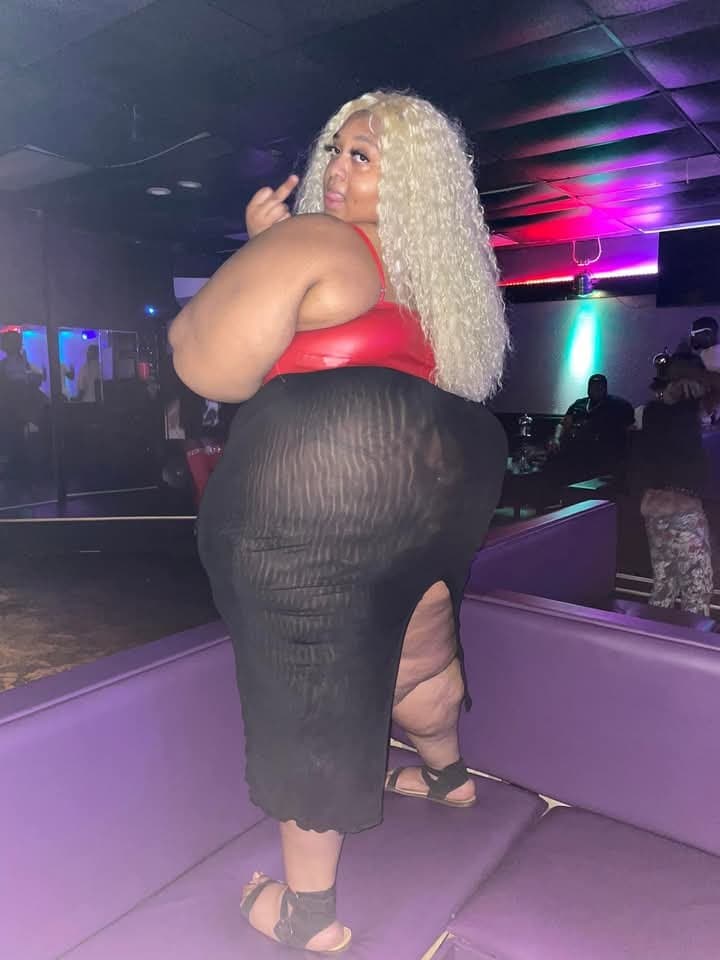 HUGE SSBBW SEXY ASS BOOTY