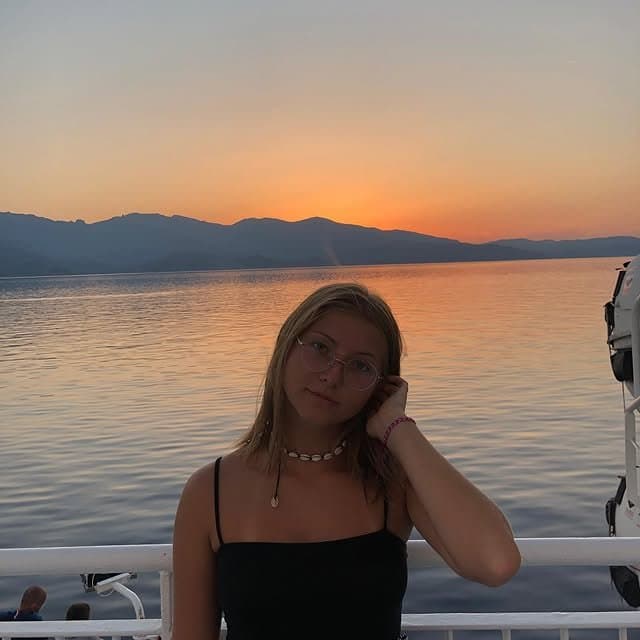 Skinny française exposé