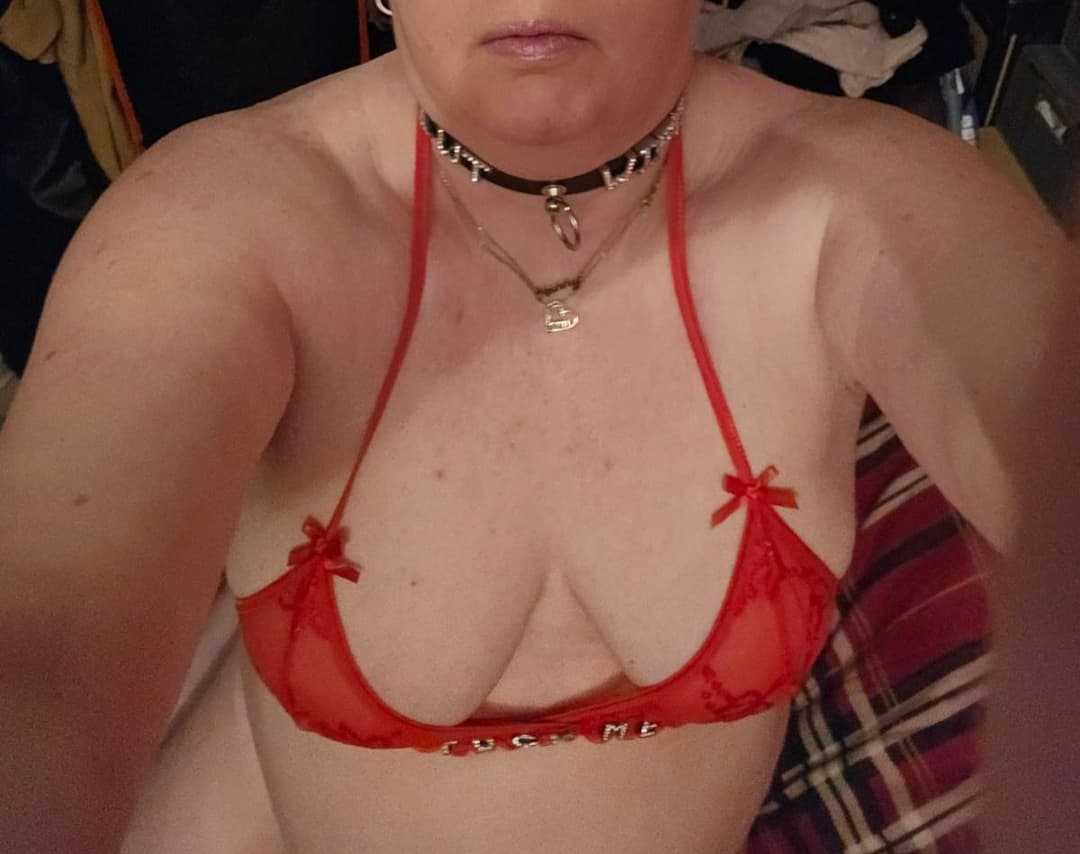 Slut Wife posing before being fucked. Slut Wife collar feel free to tell her what you think of her