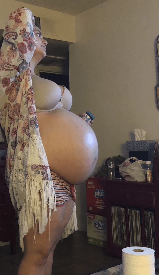 More from our favourite pregnant slut Angelica