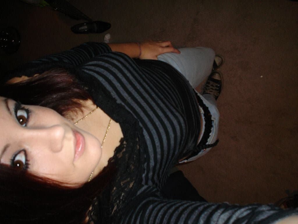 Belgium slut Valerie (20)  Shares herself as much as she can