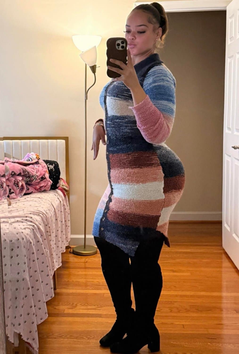 THICK CURVY EBONY BIG BOOTY