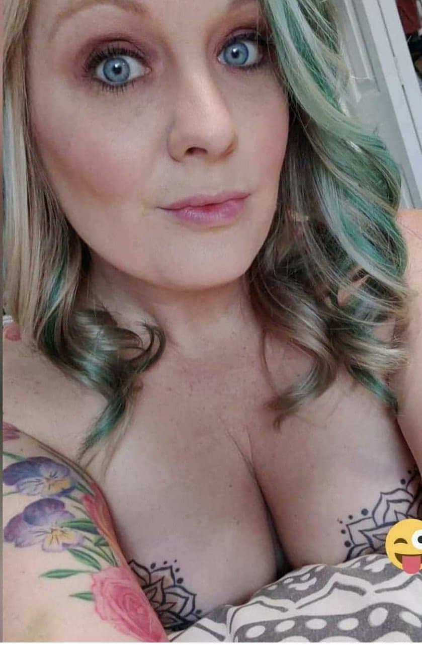 Click to view full size Erin (left) & Mary (right) - Spring break clubbing early 2000’s