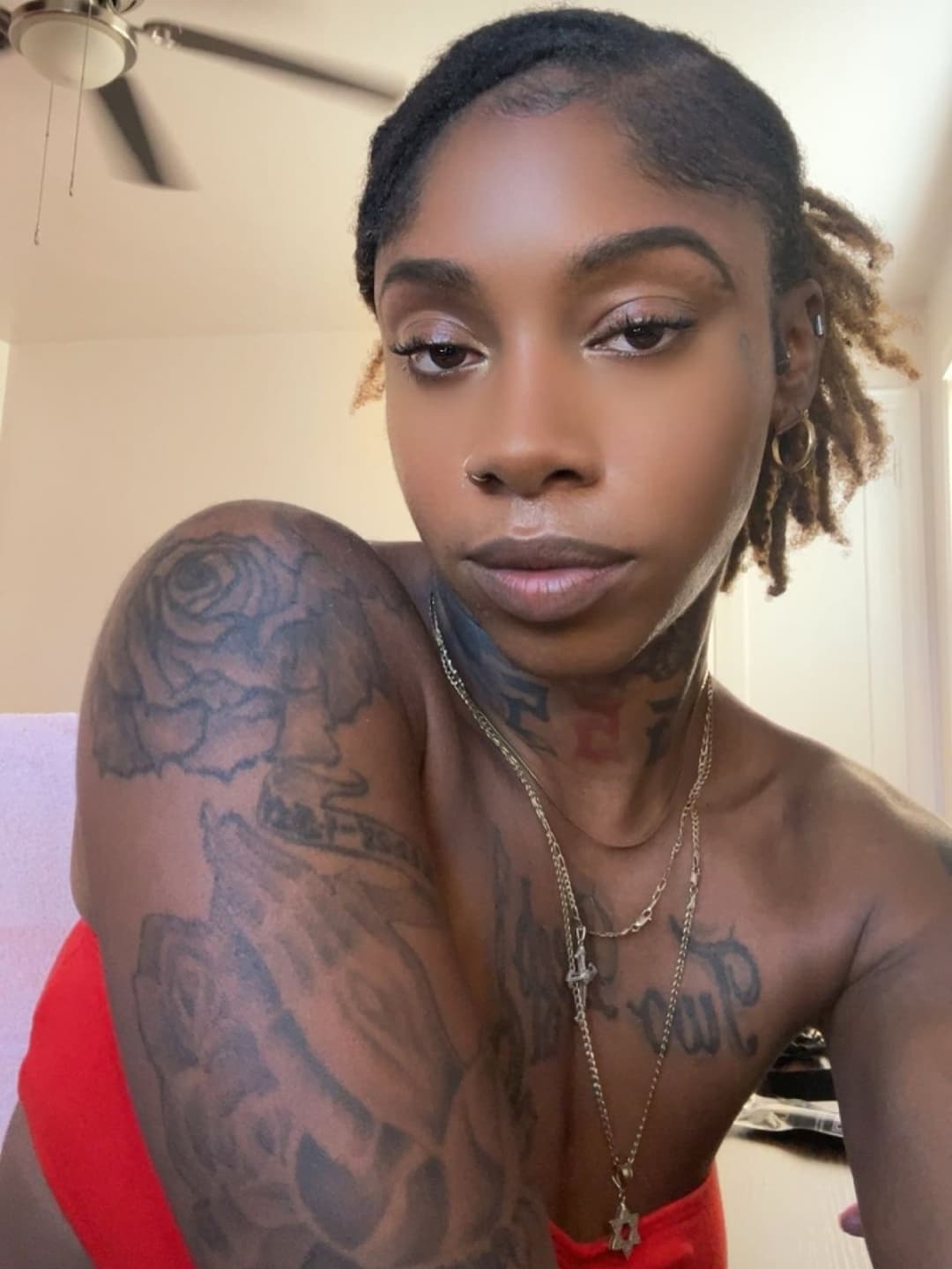 just wanna cum all over this black thot
