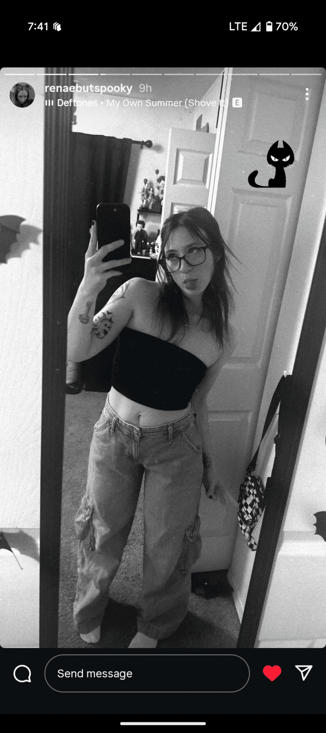 This 34 year old Milf cheated on her hubby for a 17 year old punk ass kid. What a stupid slut.??