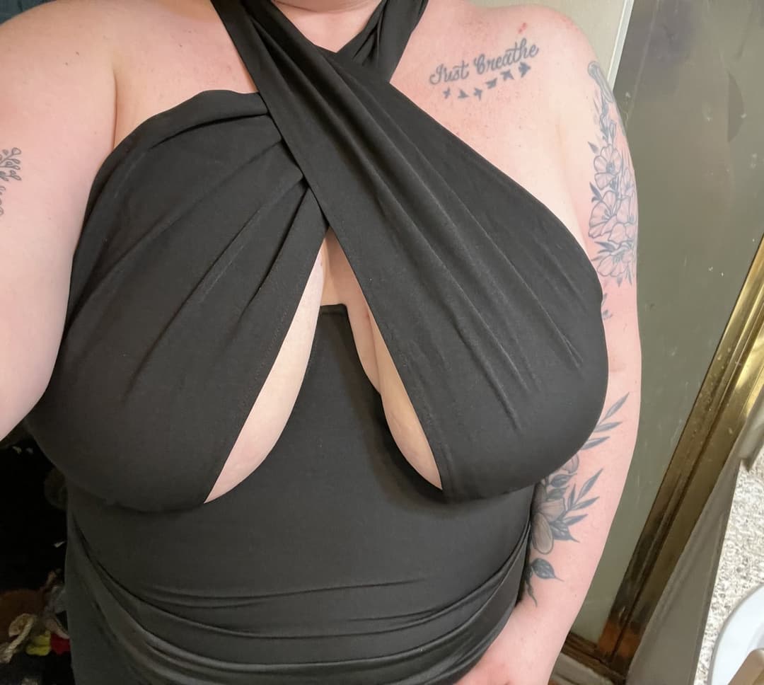 Click to view full size Fat White Bitch With Fat White Tits