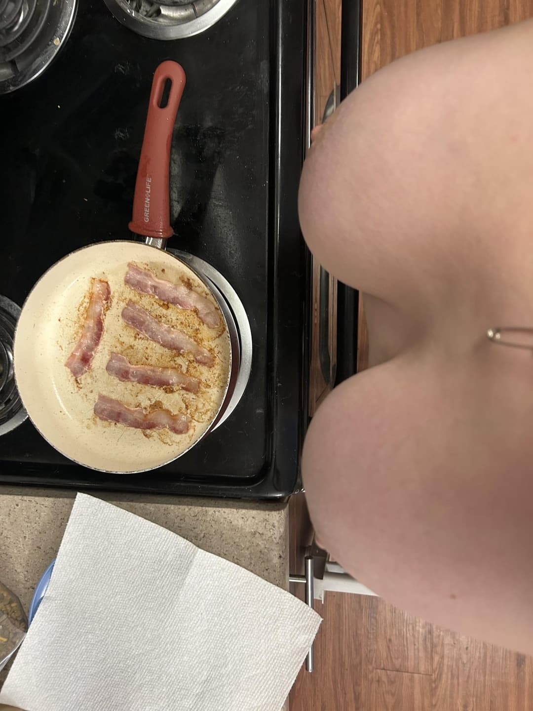 Chubby Slut’s Curvy Body On Display