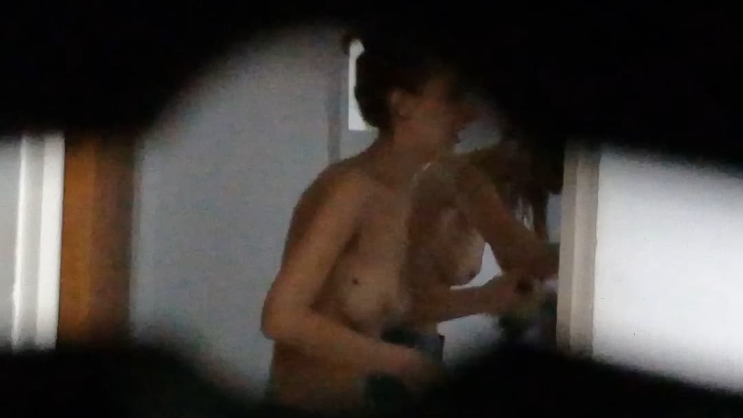 2 hermanas 1 spycam  arg