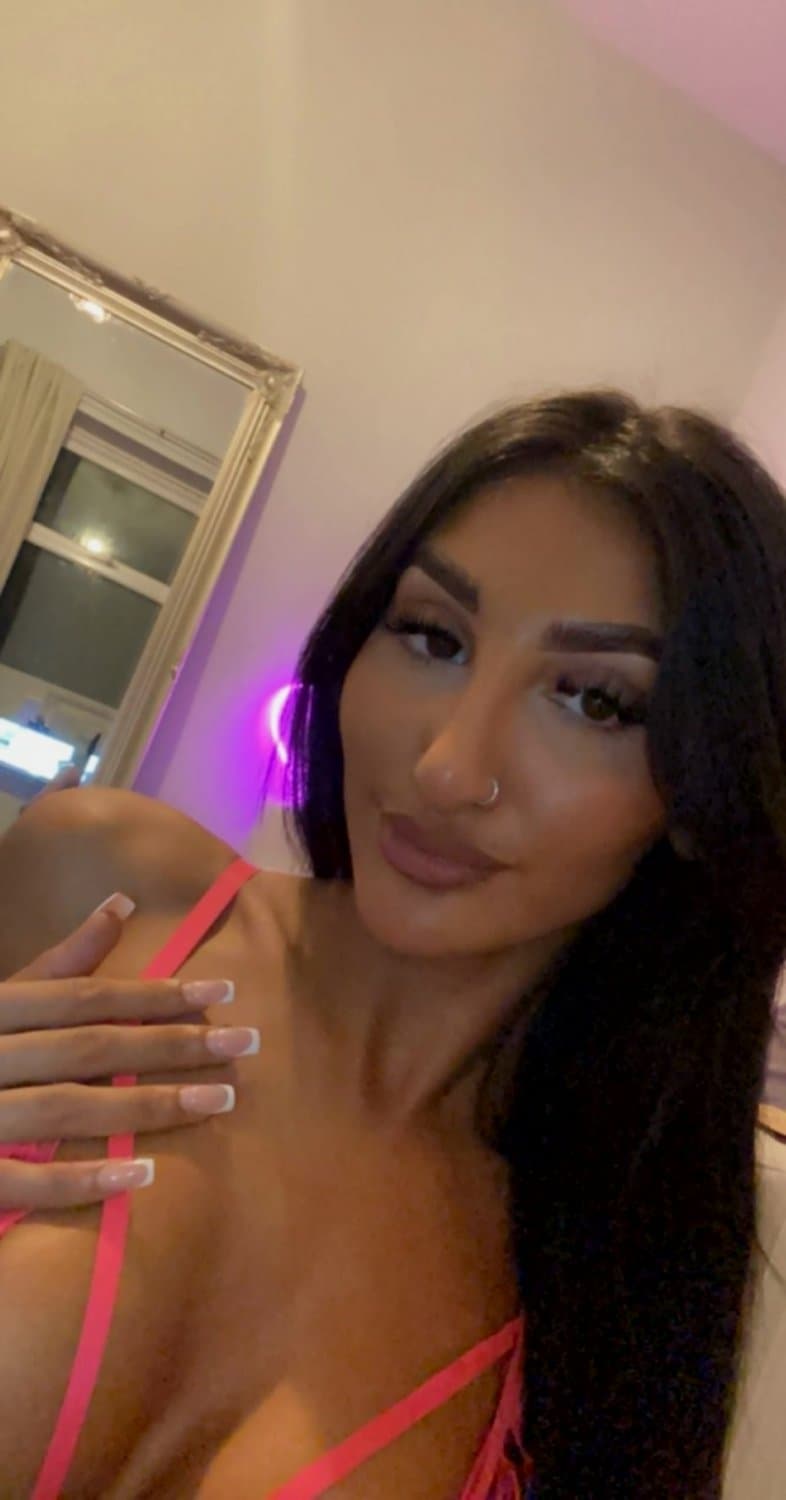 I keep fantasizing about you going down on me