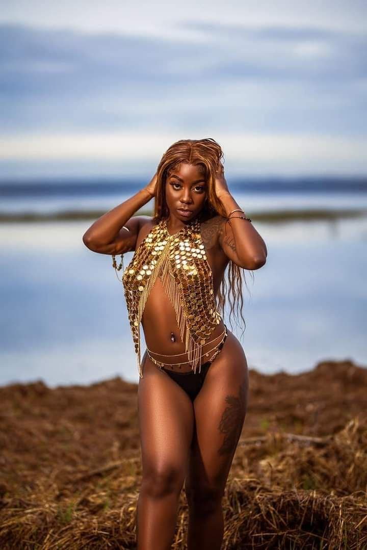 Click to view full size West Orlando baddie motion mel taking extreme backshots and get cumshot on her nice ass leaked