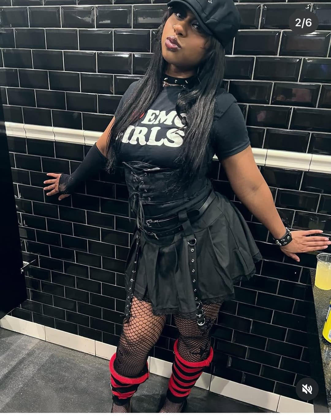 Detroit thot sloppy sucking toes with passion